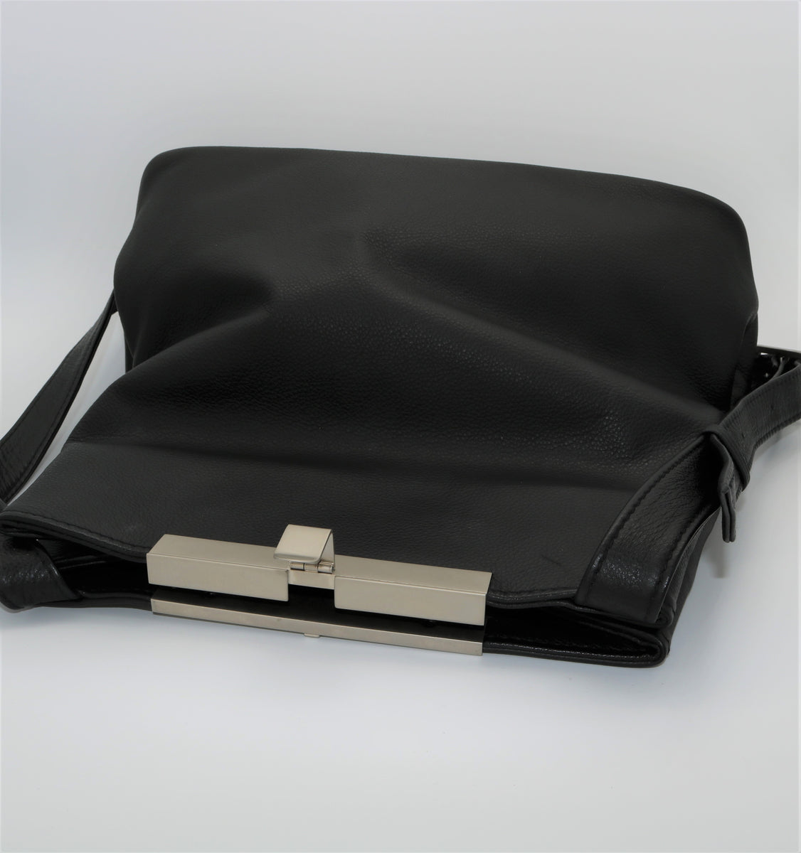 Mona – GeorgeKelly